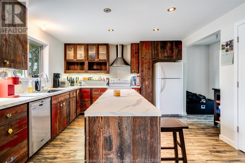 Photo 12 of 713 Mersea Rd 4, Leamington ON