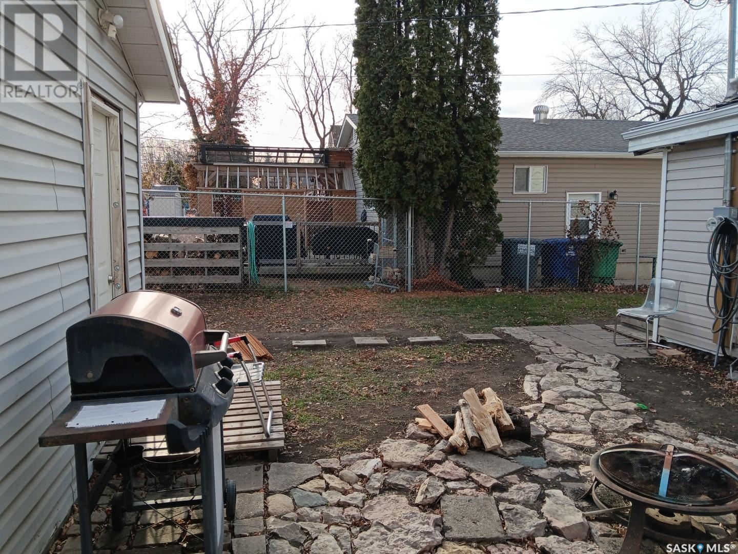 Photo 20 of 824 H Avenue N, Saskatoon SK