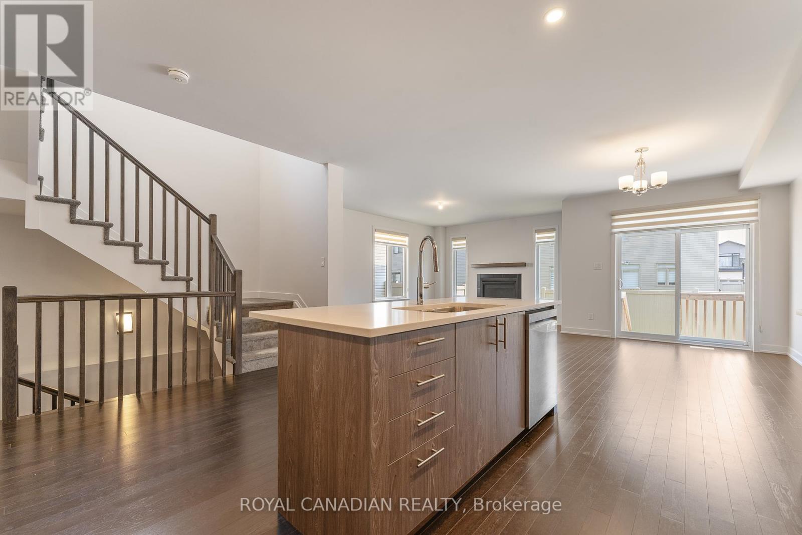 Photo 24 of 92 Big Dipper Street, Ottawa ON