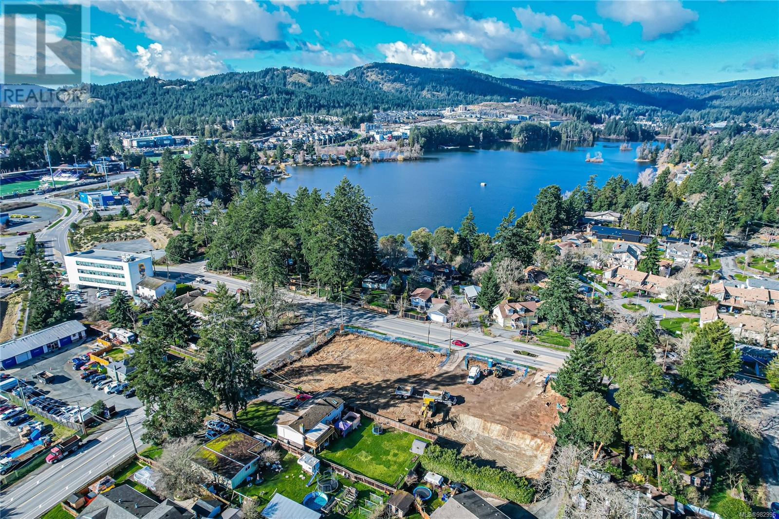 311 2881 Leigh Rd, Langford real estate listing 982996