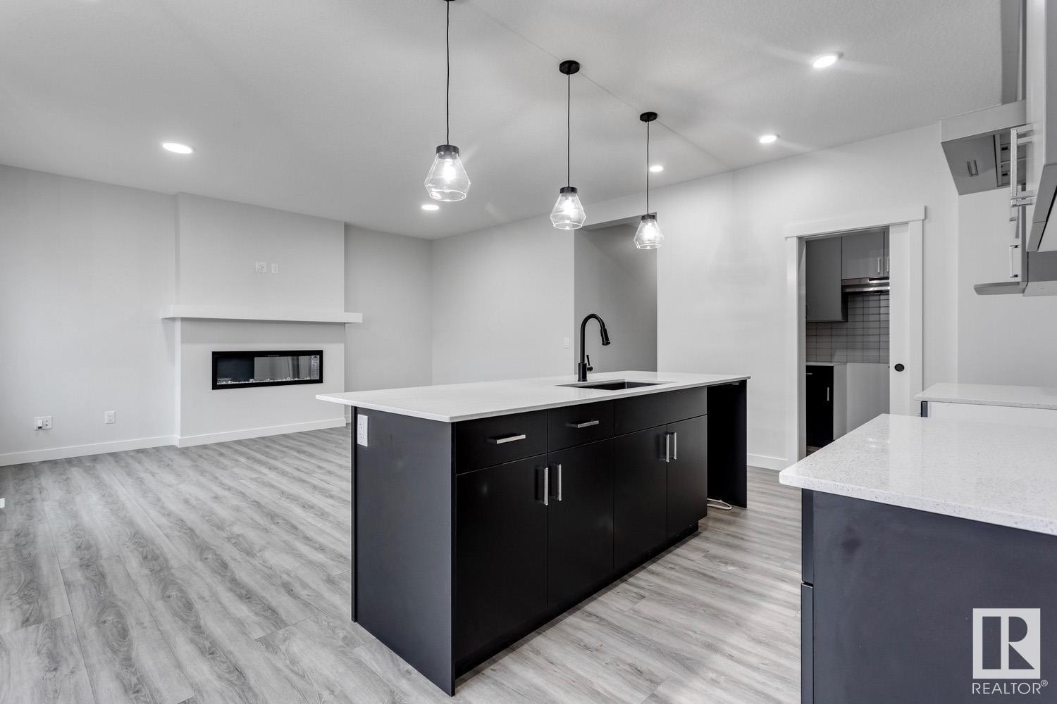 1237 16A AV NW, Edmonton