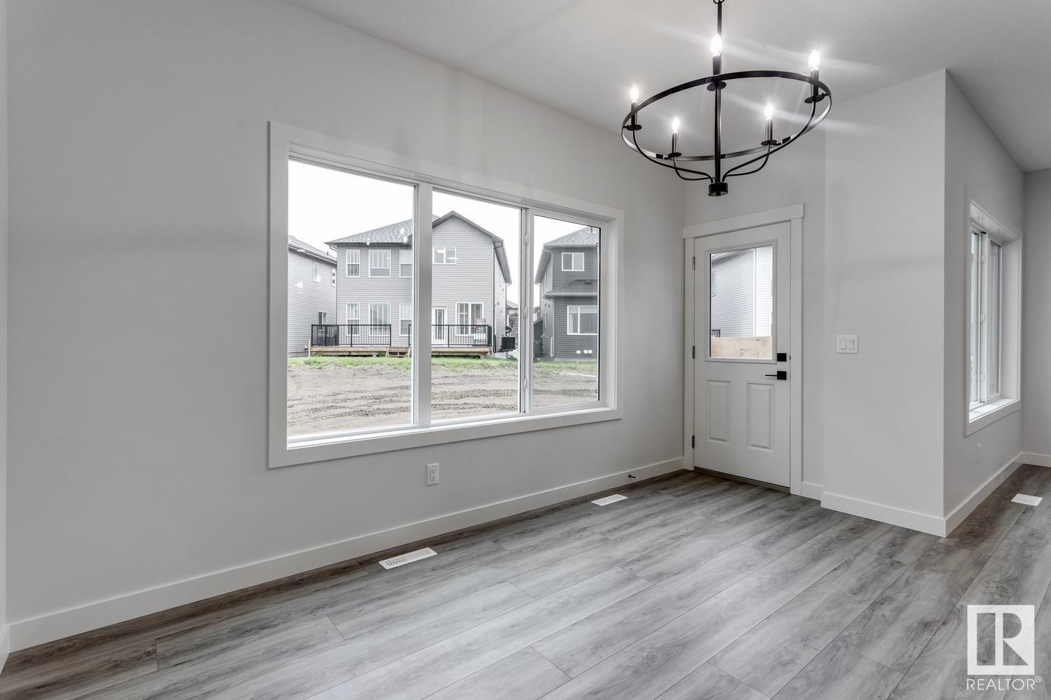 1237 16A AV NW, Edmonton
