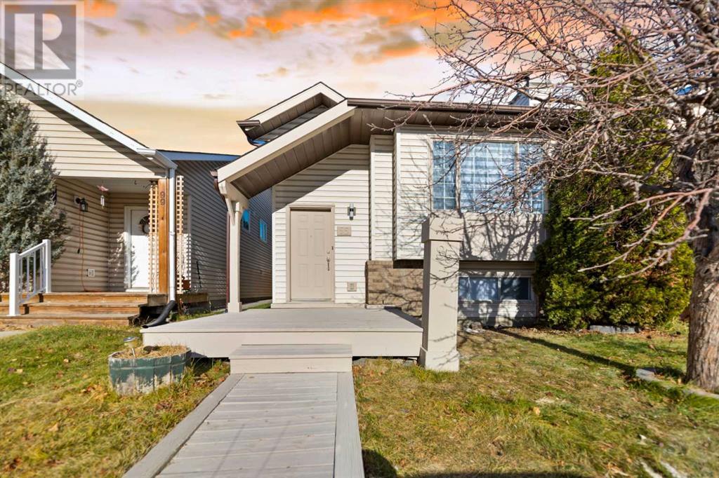 95 Laguna Circle NE, Calgary, Alberta