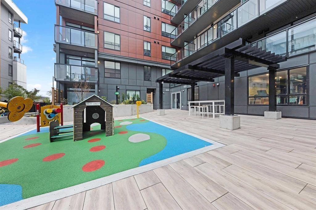 Photo 3 of W 212 13838 108 Avenue, Surrey BC