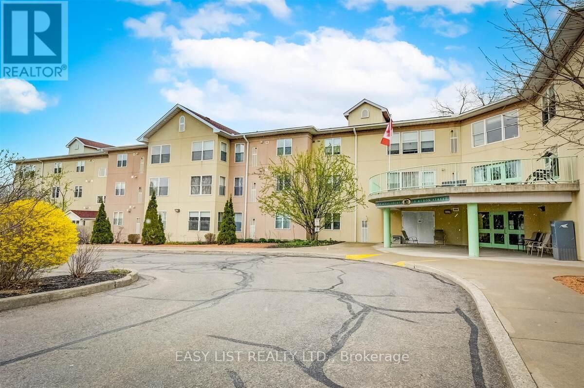 #311 8 HURON STREET - 1