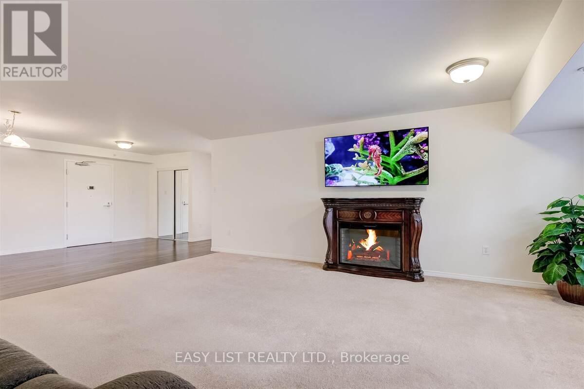 #311 8 HURON STREET - 11