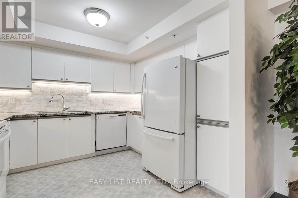 #311 8 HURON STREET - 14