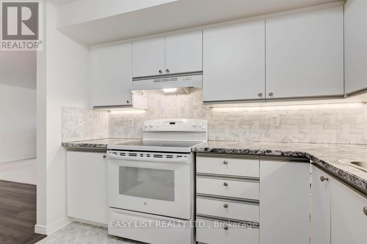 #311 8 HURON STREET - 15