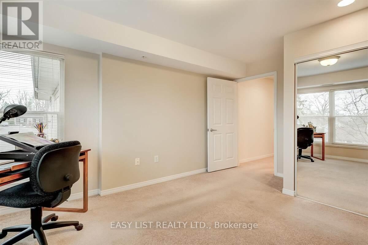 #311 8 HURON STREET - 17