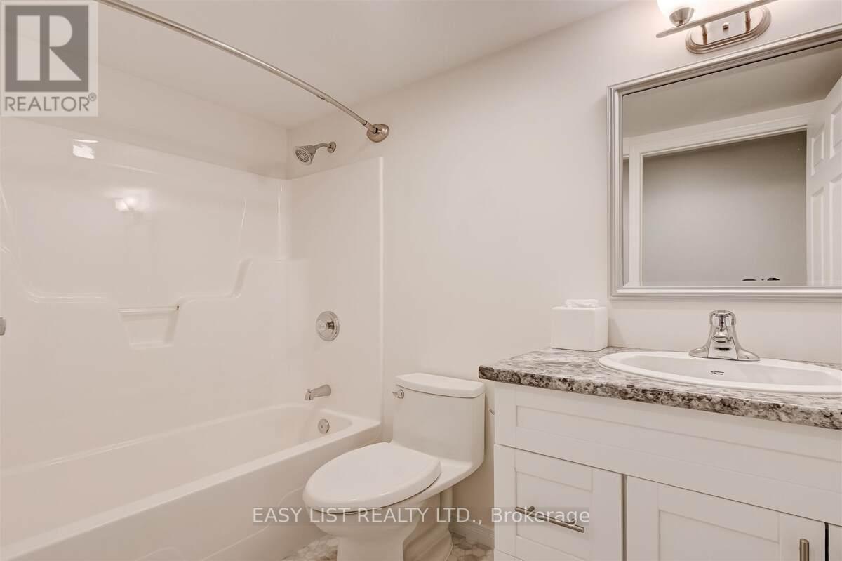 #311 8 HURON STREET - 19