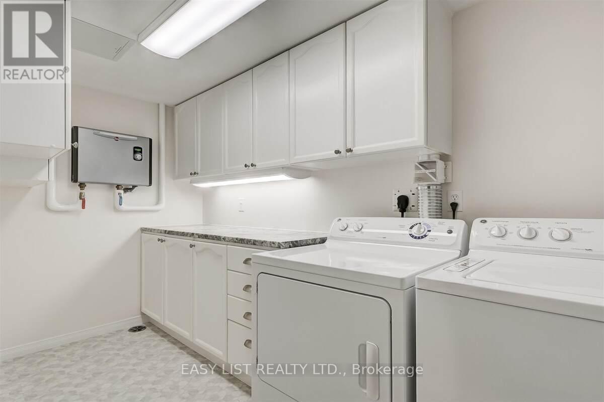 #311 8 HURON STREET - 20