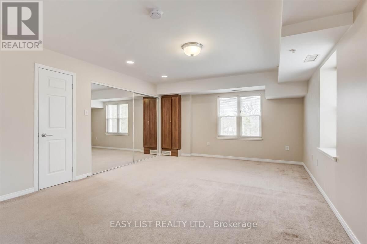 #311 8 HURON STREET - 21