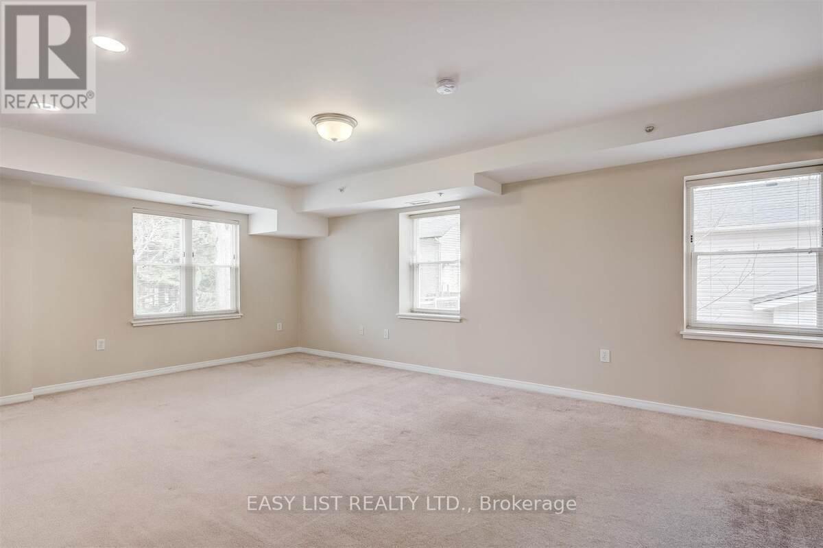 #311 8 HURON STREET - 22