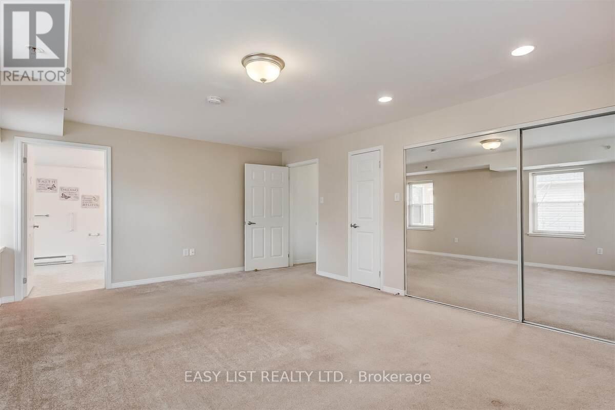 #311 8 HURON STREET - 23