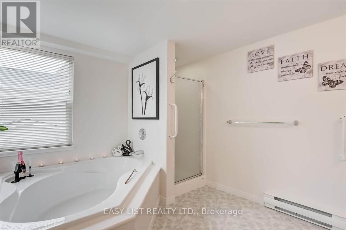 #311 8 HURON STREET - 25
