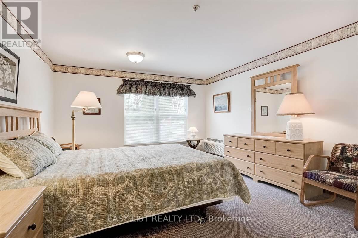 #311 8 HURON STREET - 29