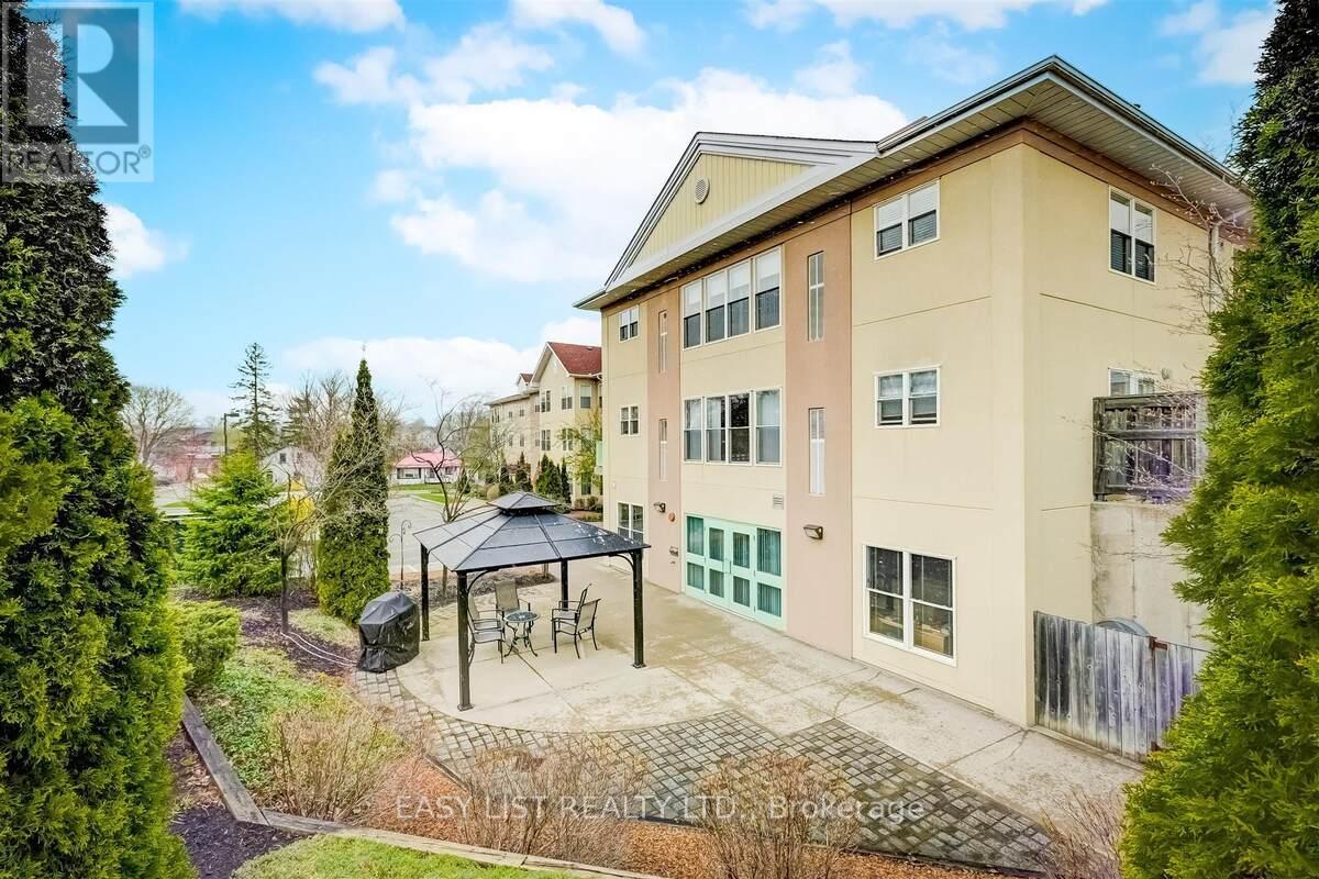 #311 8 HURON STREET - 4