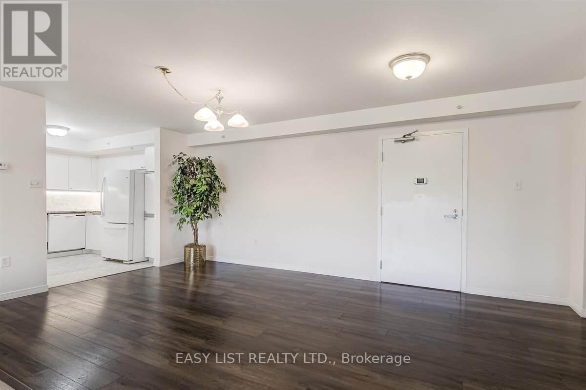 #311 8 HURON STREET - 5