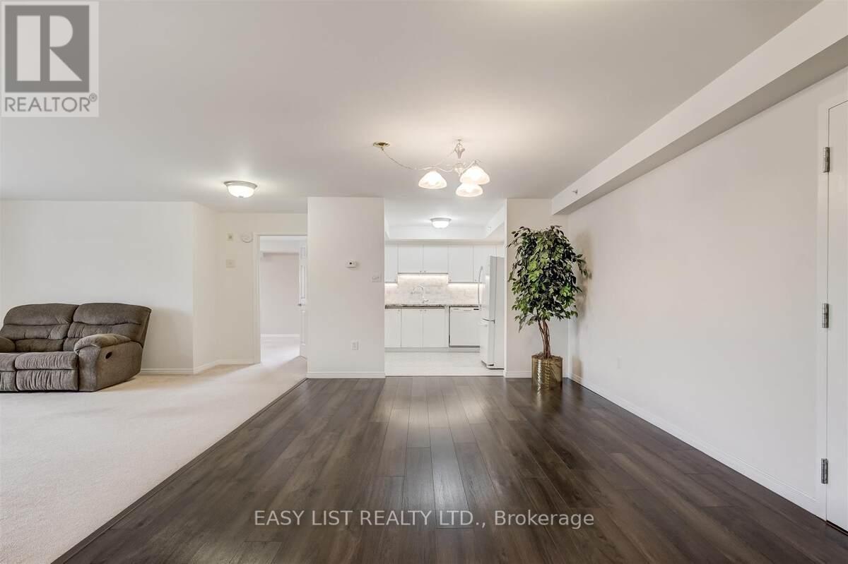 #311 8 HURON STREET - 6