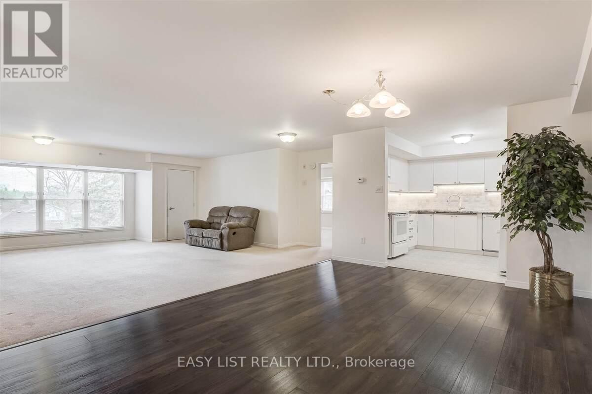 #311 8 HURON STREET - 7
