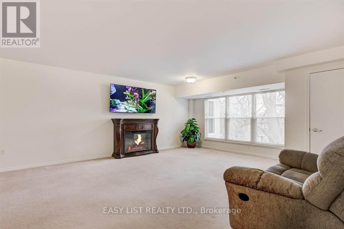 #311 8 HURON STREET - 9