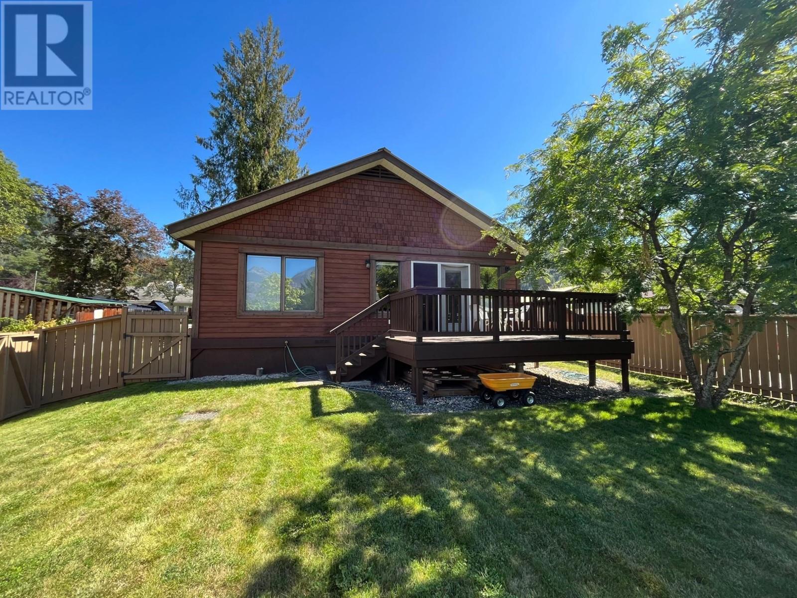 811 KILDARE Street - 3