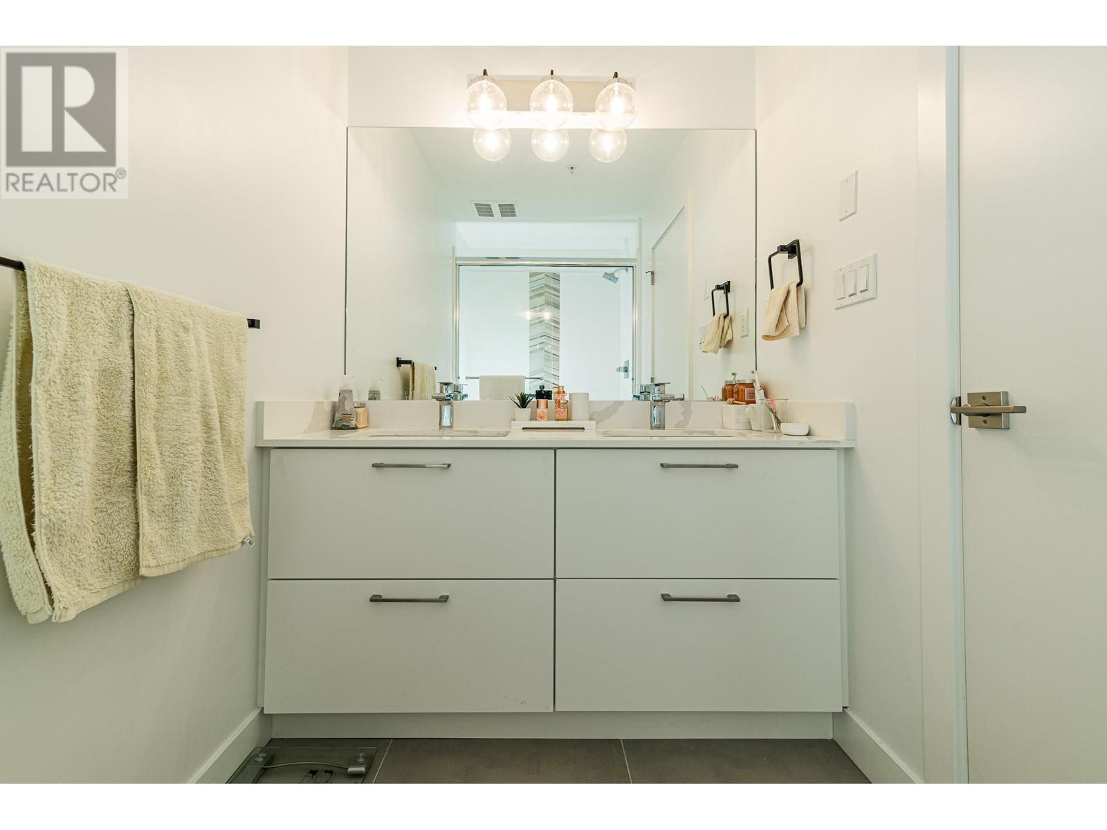 501 2331 KELLY AVENUE, Port Coquitlam real estate listing R2950136