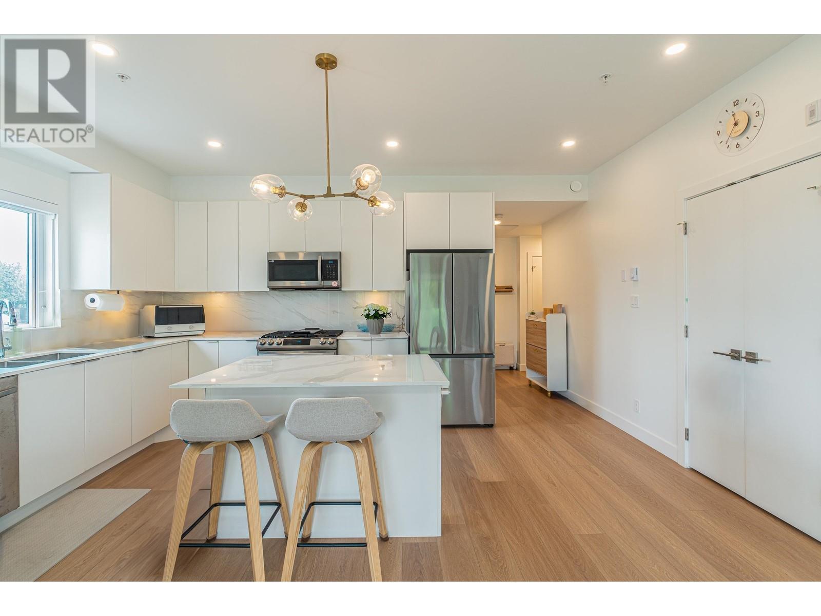 501 2331 KELLY AVENUE, Port Coquitlam real estate listing R2950136