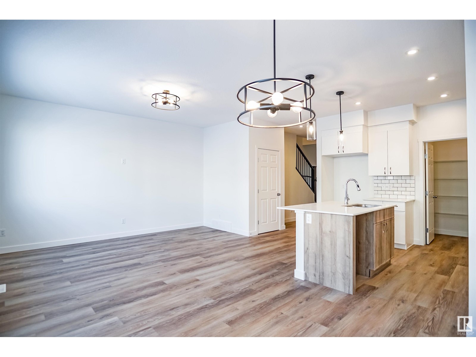 1303 14 AV NW, Edmonton