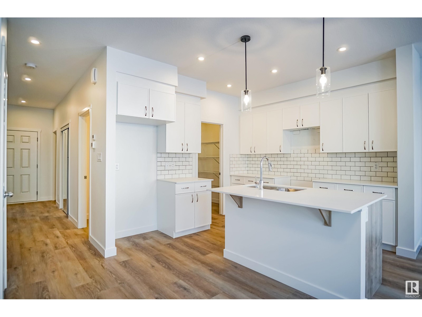 1303 14 AV NW, Edmonton