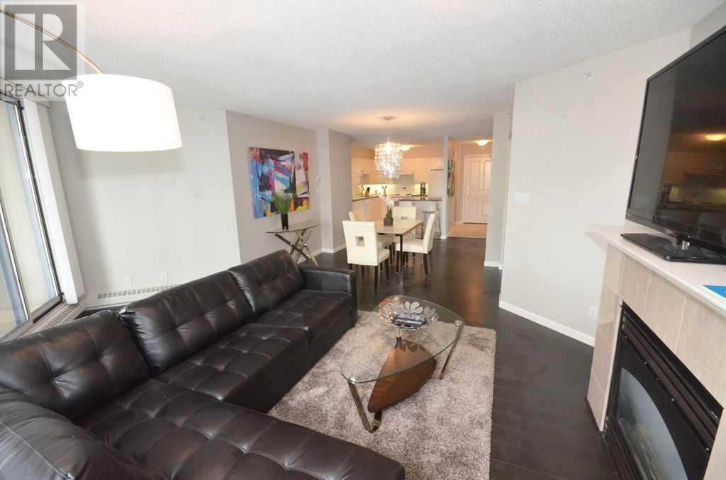 Single Family House High rise for Sale in    Avenue SW Eau Claire Calgary 