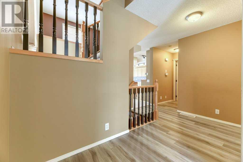 Single Family House for Sale in  TUSCANY RAVINE Road NW Tuscany Calgary 