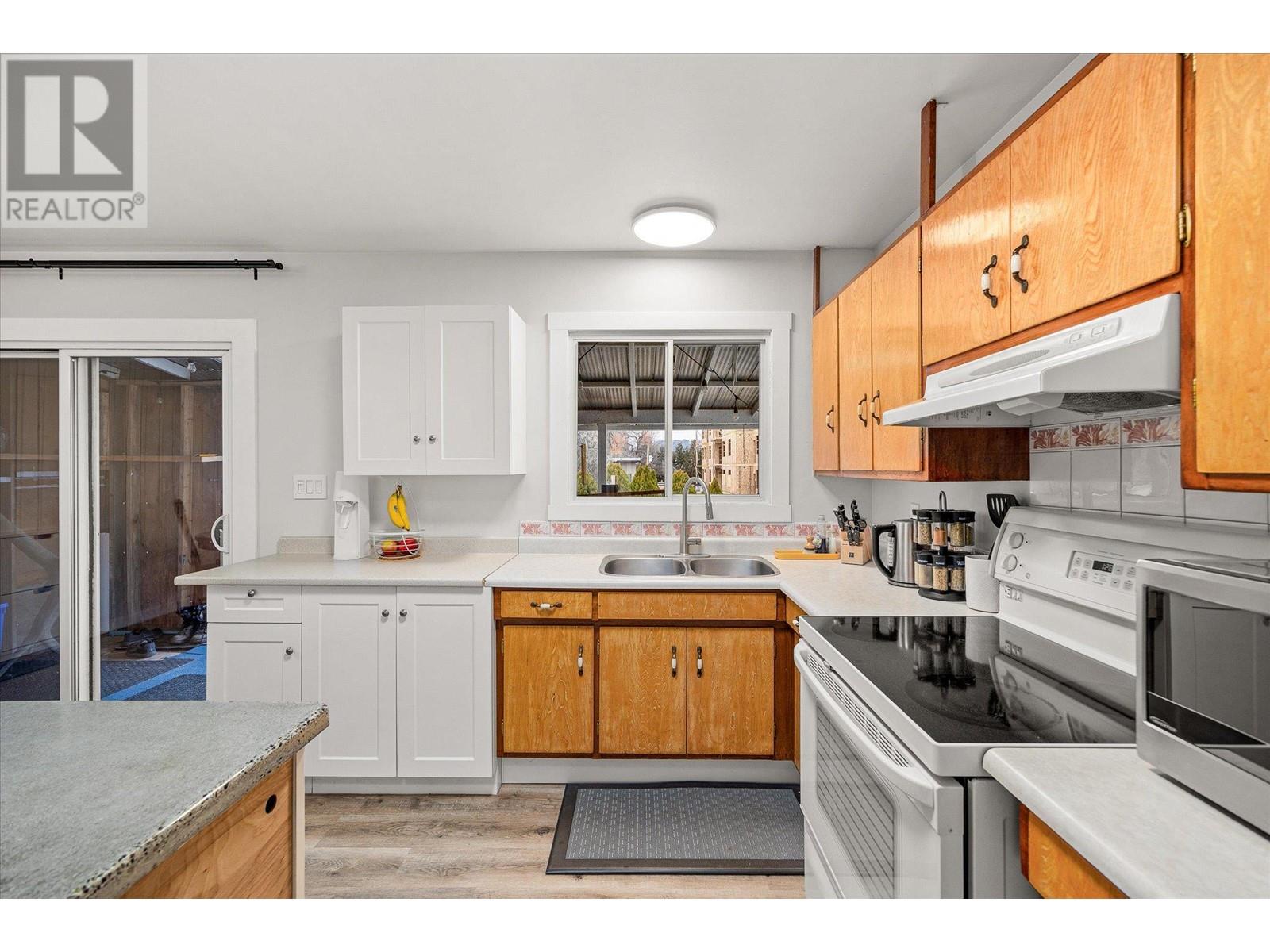  450 McDonald Road, Kelowna
