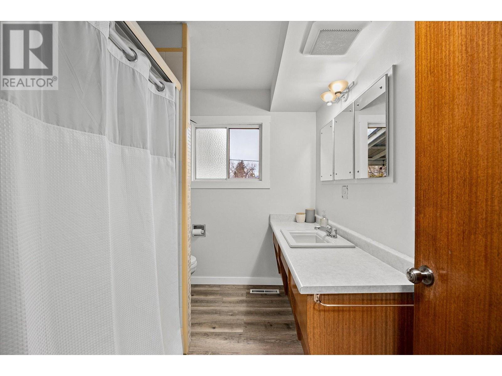  450 McDonald Road, Kelowna
