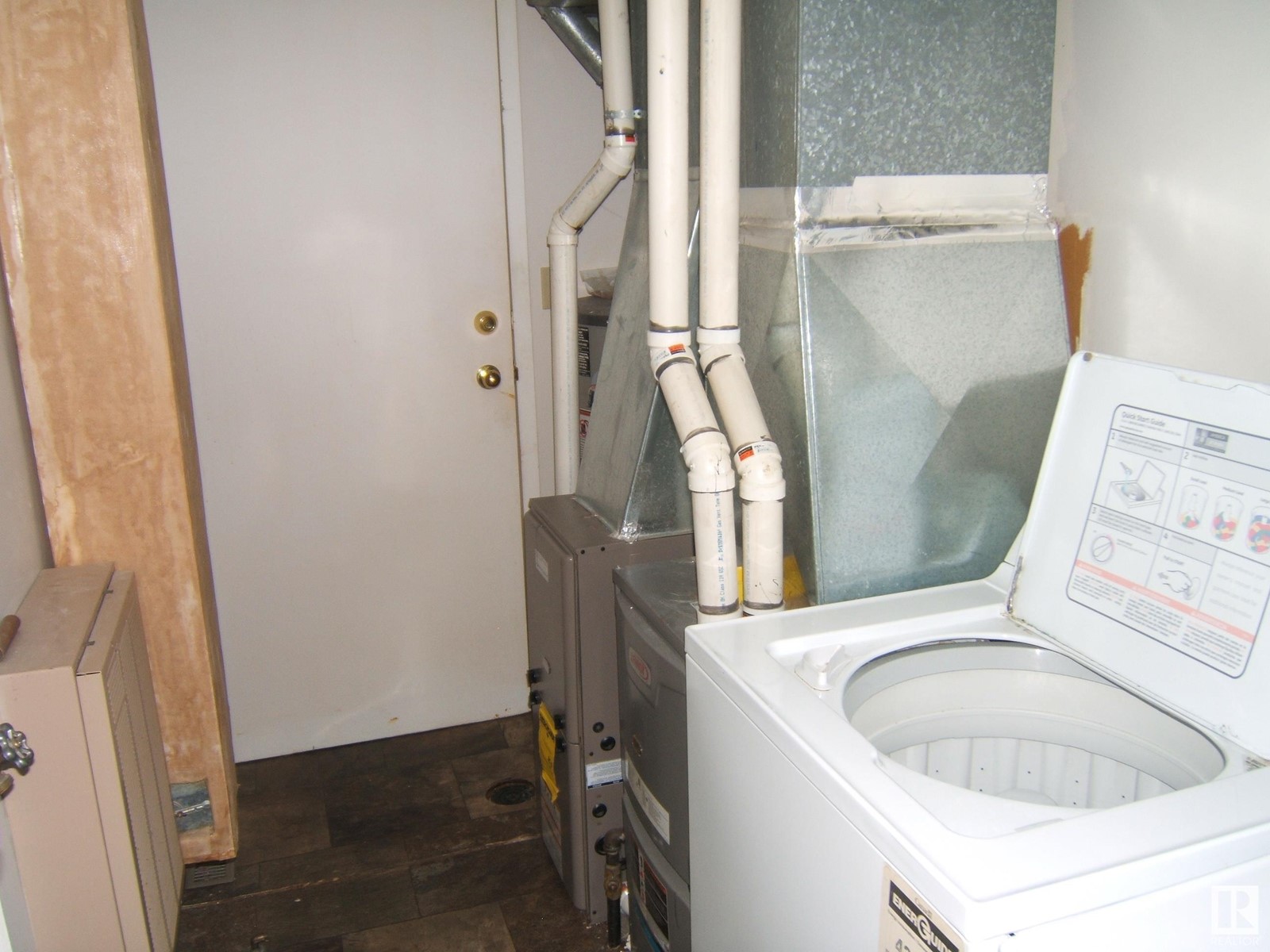 Photo 54 of 4901 47 Av, Myrnam AB