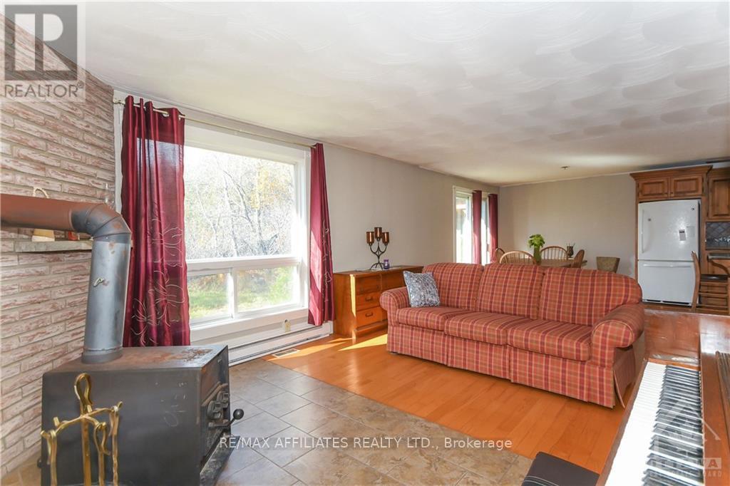 Photo 20 of 1860 Greys Creek Road, Ottawa ON