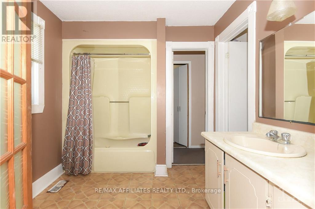 Photo 25 of 1860 Greys Creek Road, Ottawa ON
