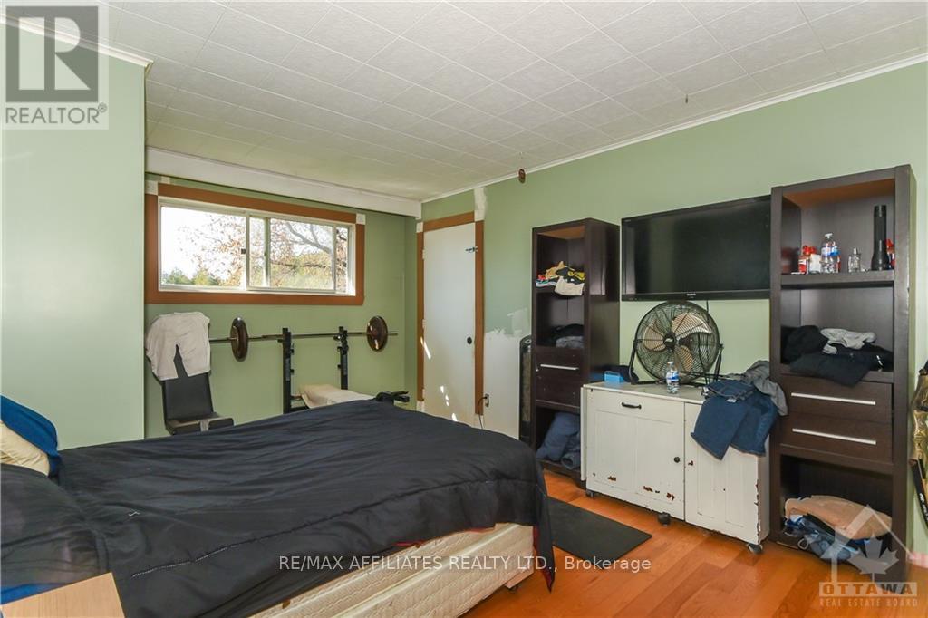Photo 8 of 1860 Greys Creek Road, Ottawa ON