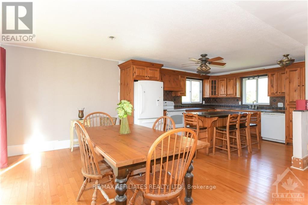Photo 18 of 1860 Greys Creek Road, Ottawa ON