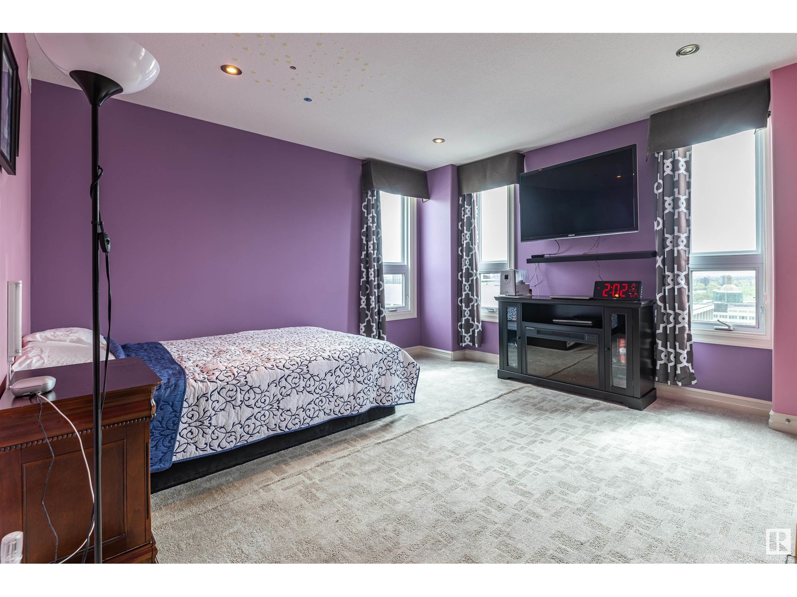 #1801 9939 109 ST NW - 10