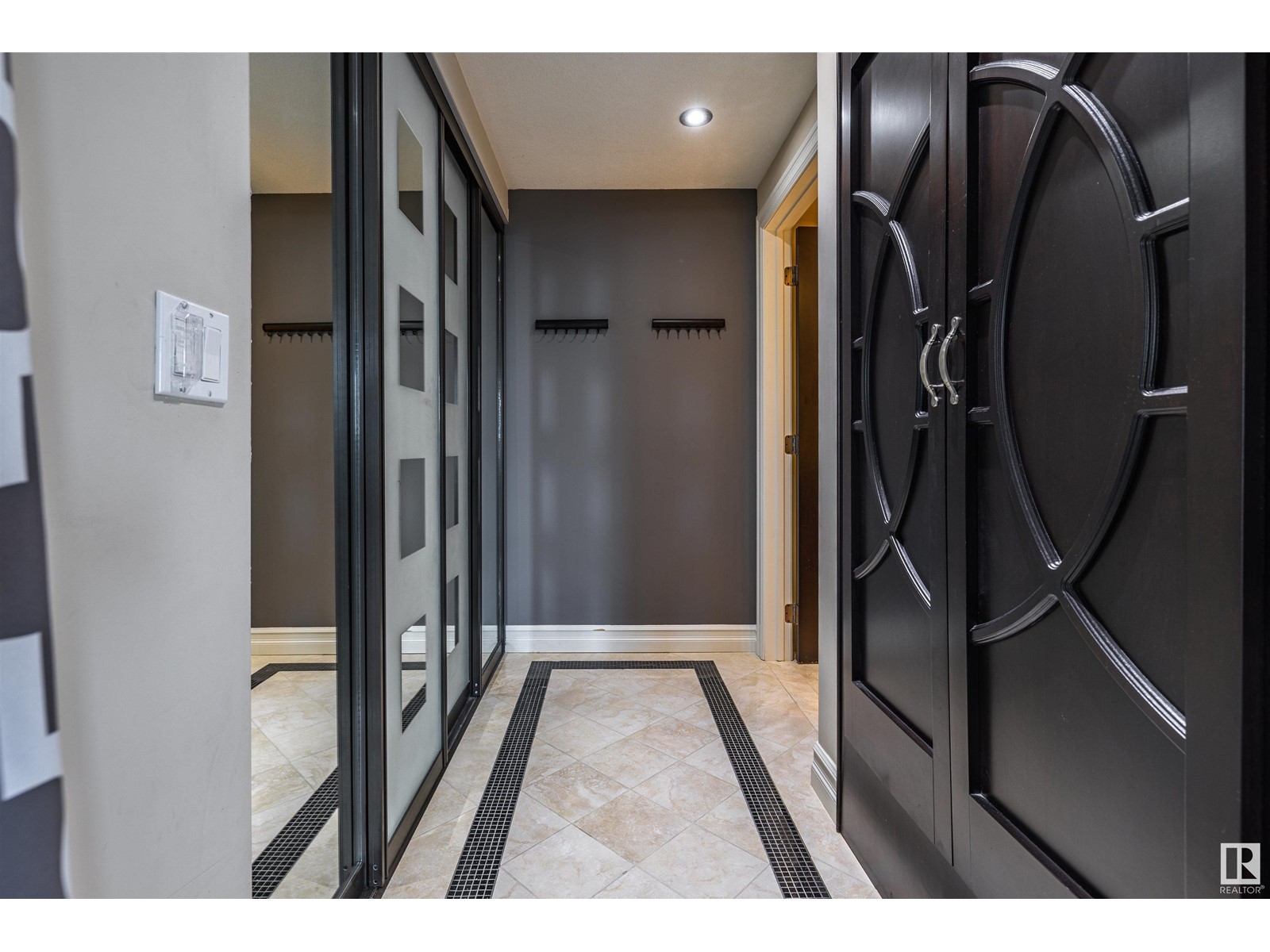 #1801 9939 109 ST NW - 23