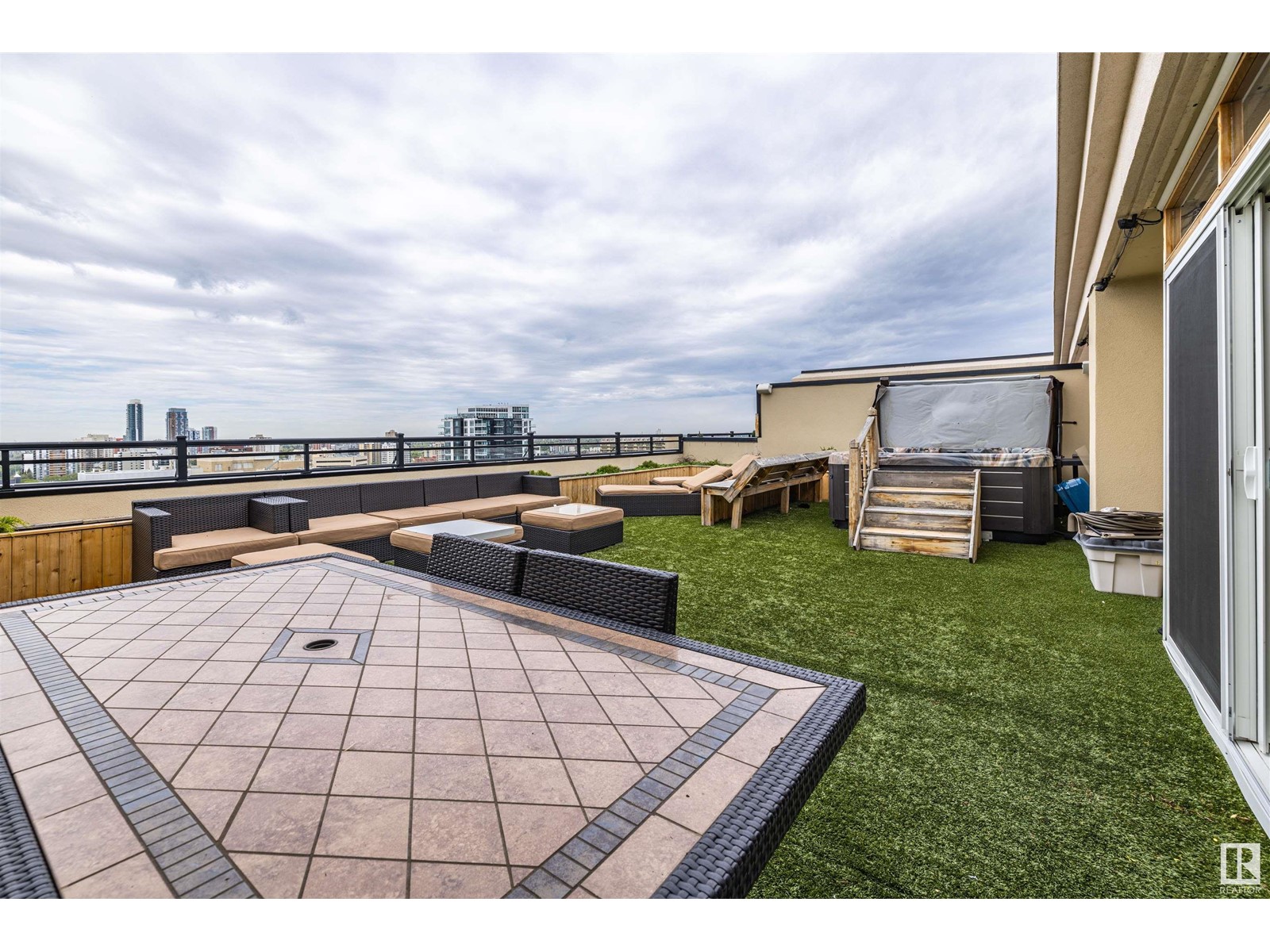 #1801 9939 109 ST NW - 29