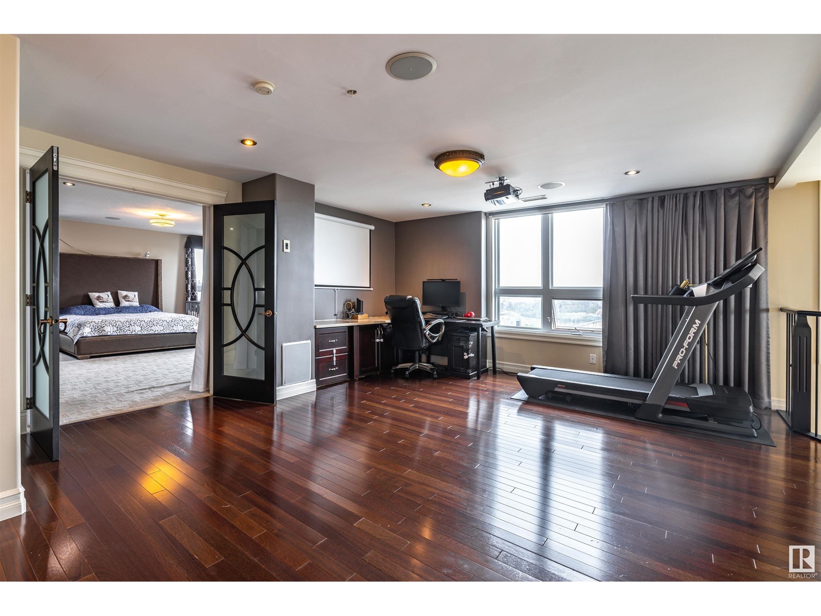 #1801 9939 109 ST NW - 18