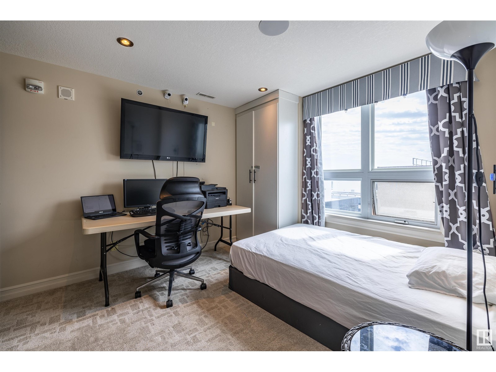 #1801 9939 109 ST NW - 14