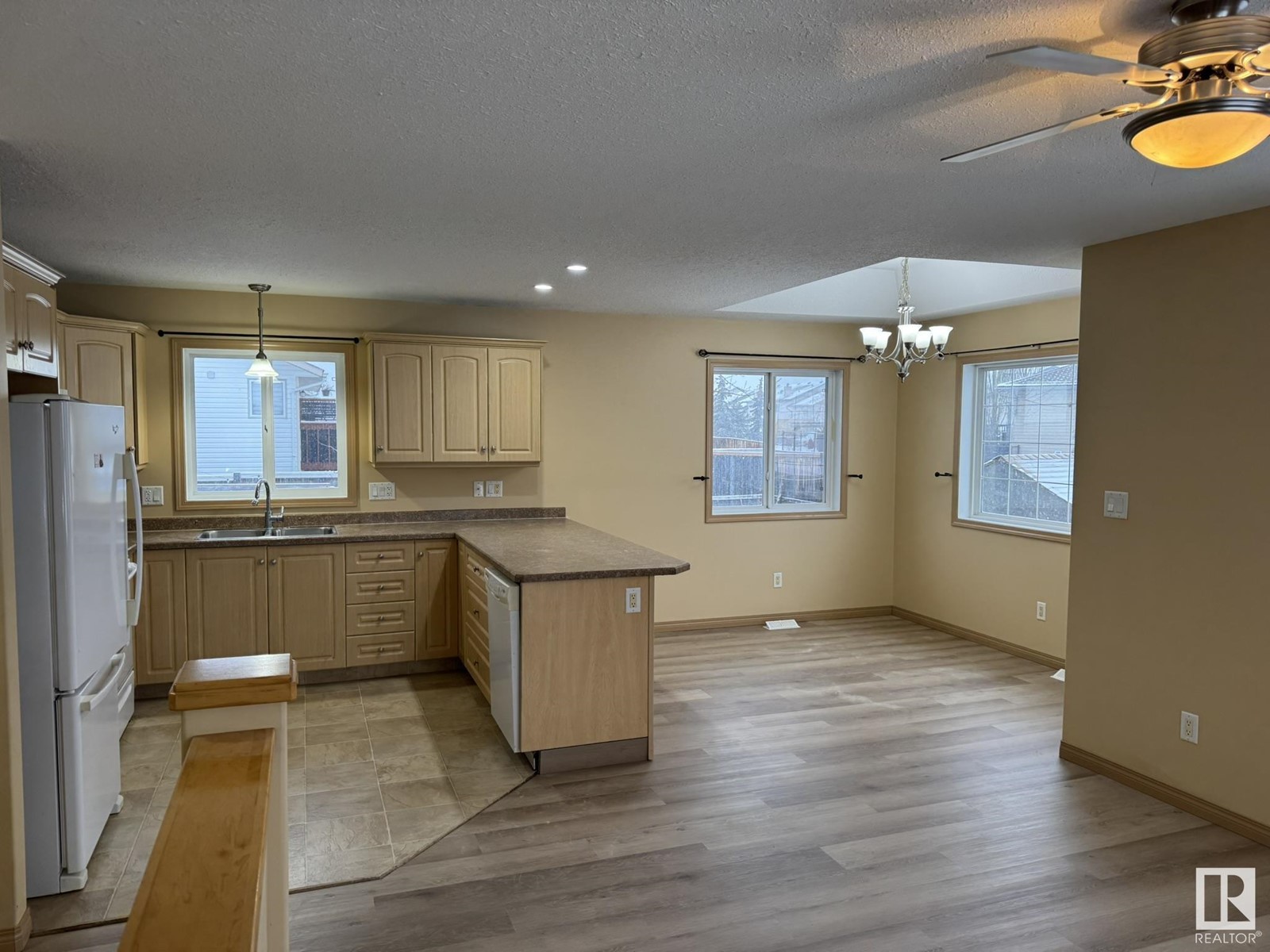 #A&B 6404 -47 ST - 6