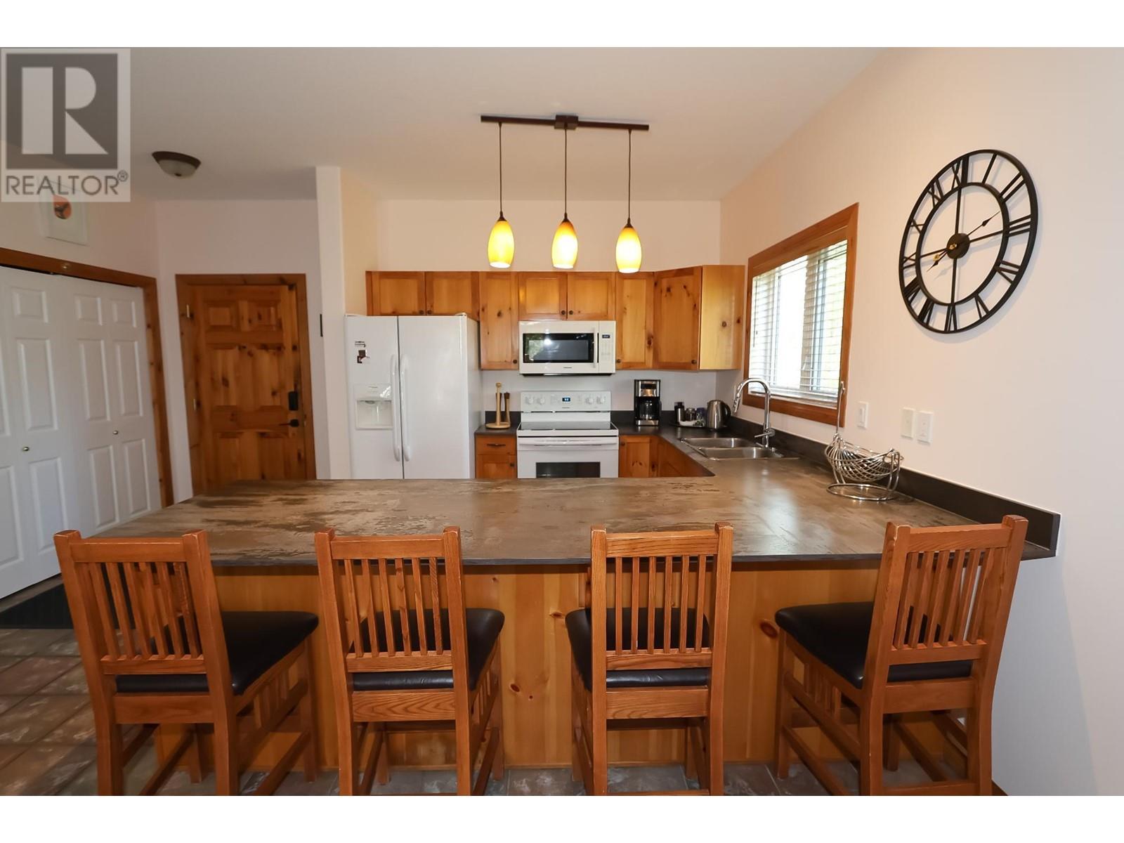 890 DOGWOOD Drive Unit# 301, Kimberley