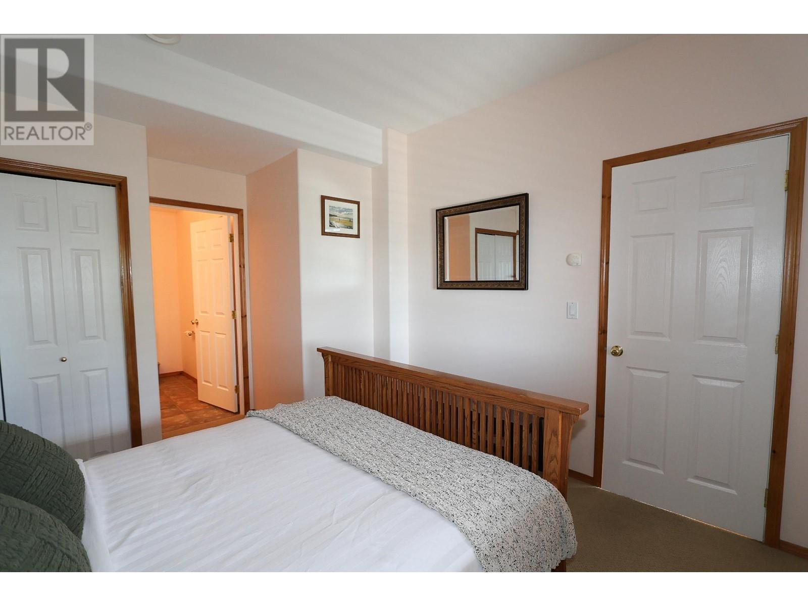 890 DOGWOOD Drive Unit# 301, Kimberley