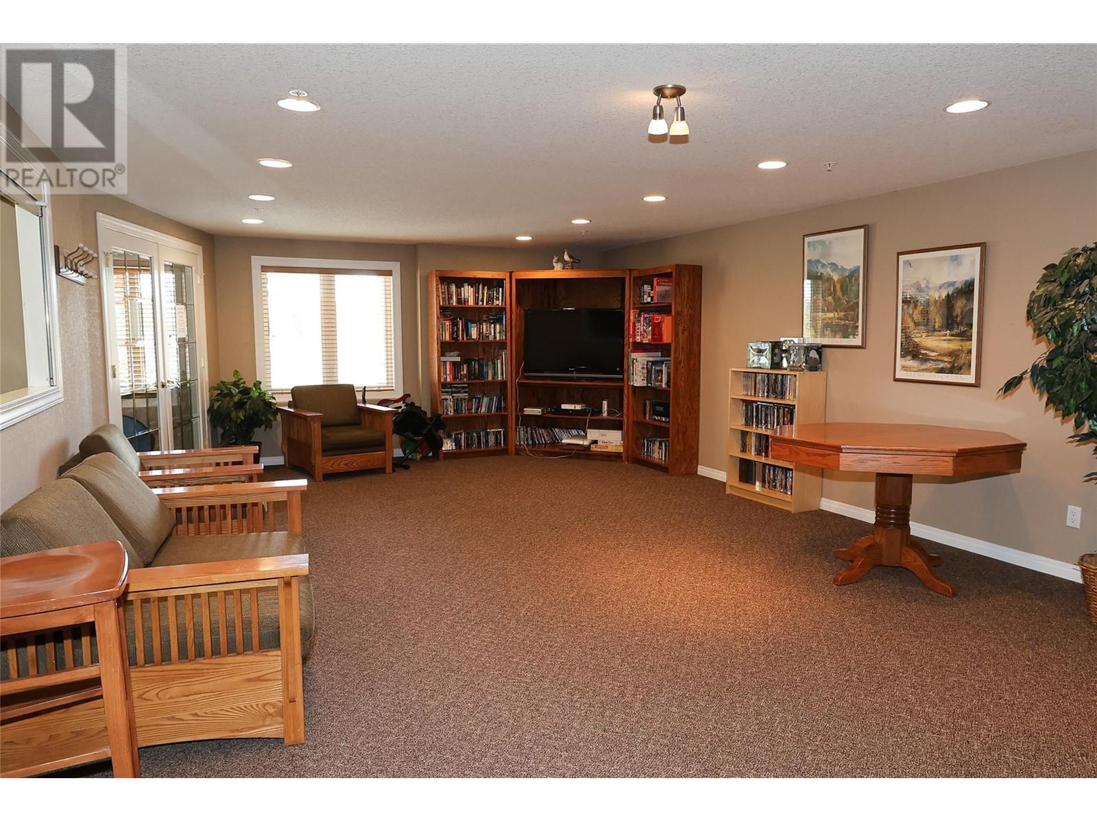 890 DOGWOOD Drive Unit# 301, Kimberley