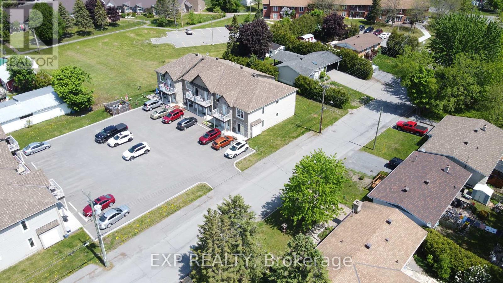 Photo 3 of 75 Kenyon Street E, North Glengarry ON