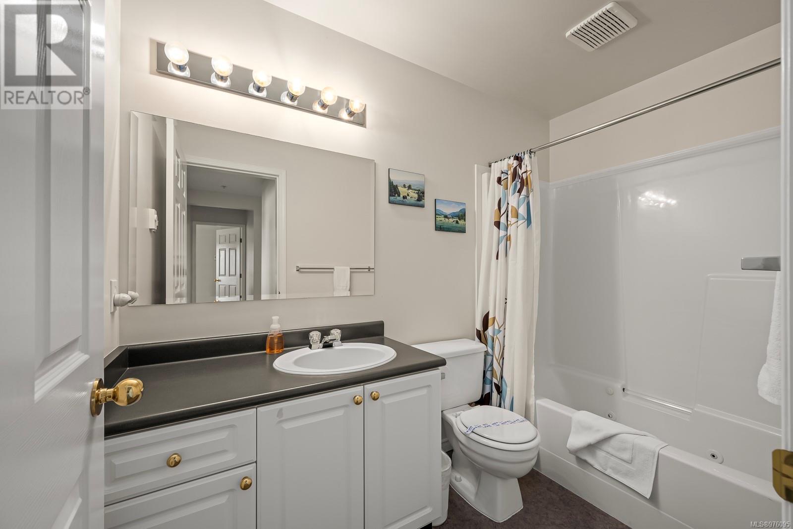 309 1201 Henry Rd, Courtenay real estate listing 976095